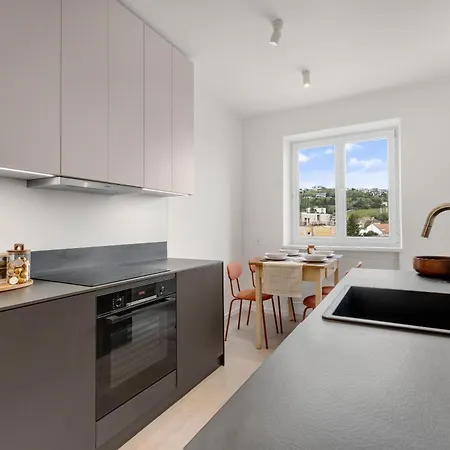 Luxury In Old Town Apartment